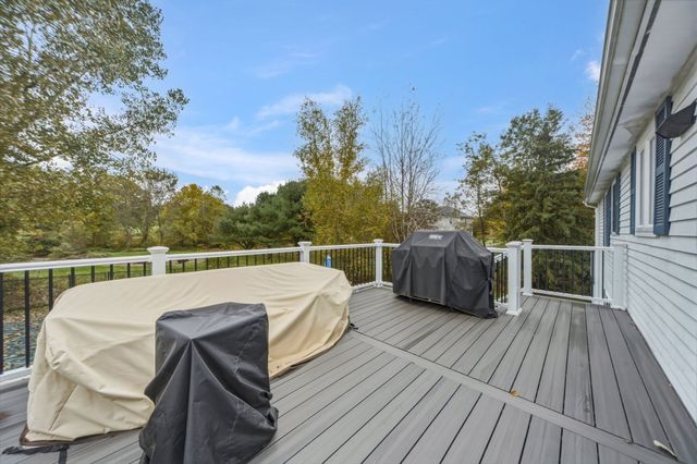 6 Clover Hill Road, Sutton, MA 01590