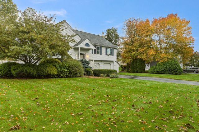 6 Clover Hill Road, Sutton, MA 01590