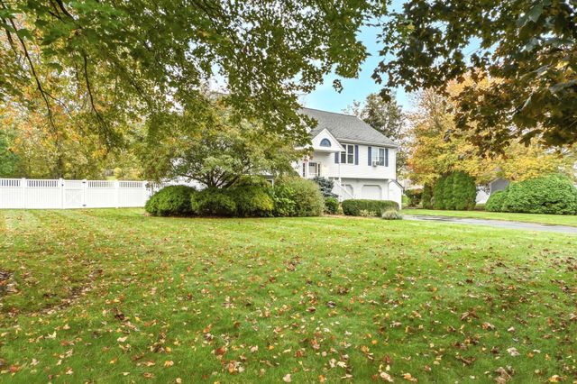 6 Clover Hill Road, Sutton, MA 01590