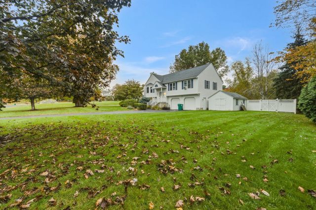 6 Clover Hill Road, Sutton, MA 01590