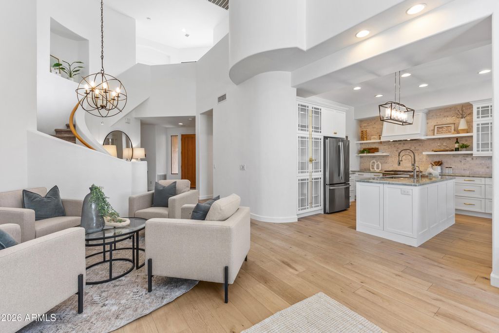 Image 14 of property listing at 15240 N CLUBGATE Drive 141, Scottsdale, AZ 85254