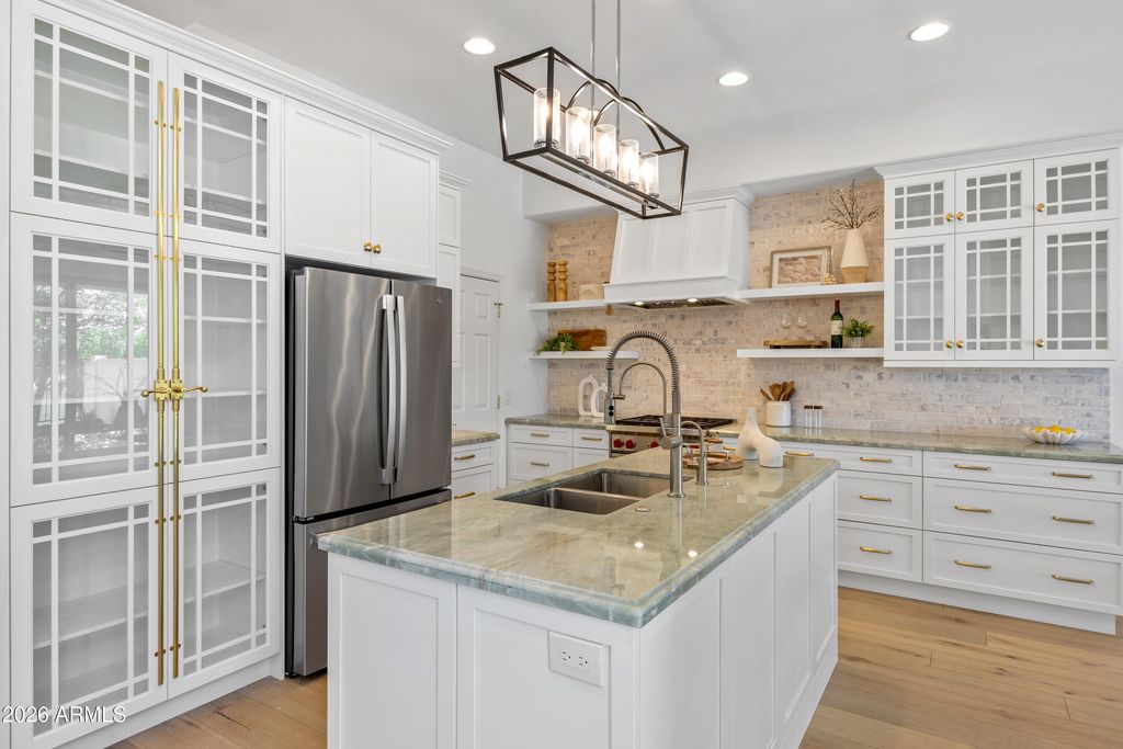 Image 15 of property listing at 15240 N CLUBGATE Drive 141, Scottsdale, AZ 85254