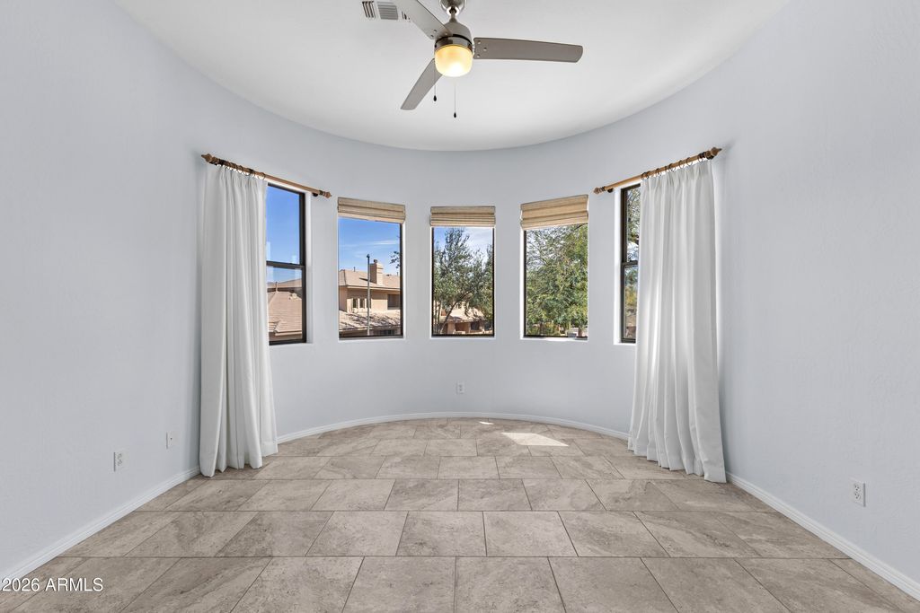 Image 19 of property listing at 15240 N CLUBGATE Drive 141, Scottsdale, AZ 85254