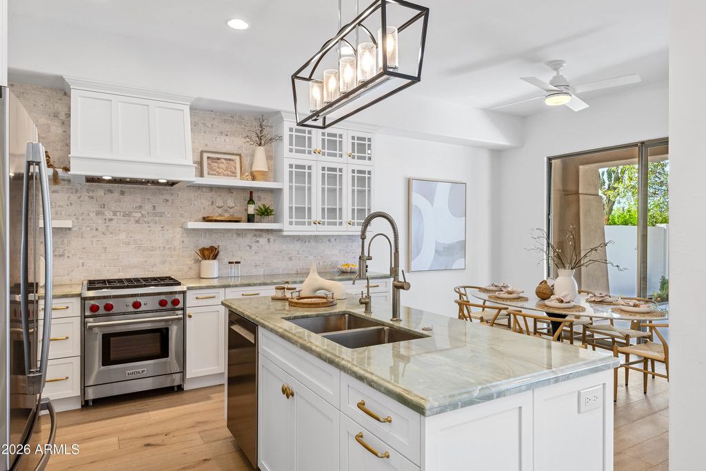 Image 2 of property listing at 15240 N CLUBGATE Drive 141, Scottsdale, AZ 85254