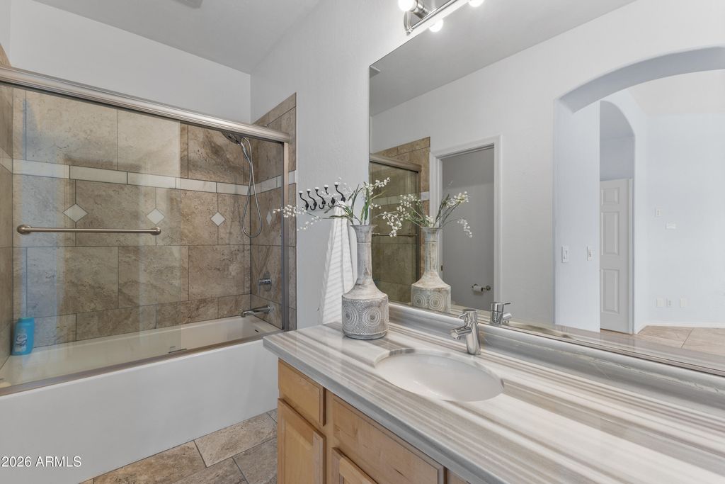 Image 21 of property listing at 15240 N CLUBGATE Drive 141, Scottsdale, AZ 85254