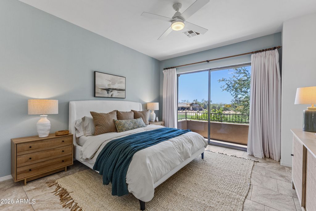 Image 22 of property listing at 15240 N CLUBGATE Drive 141, Scottsdale, AZ 85254