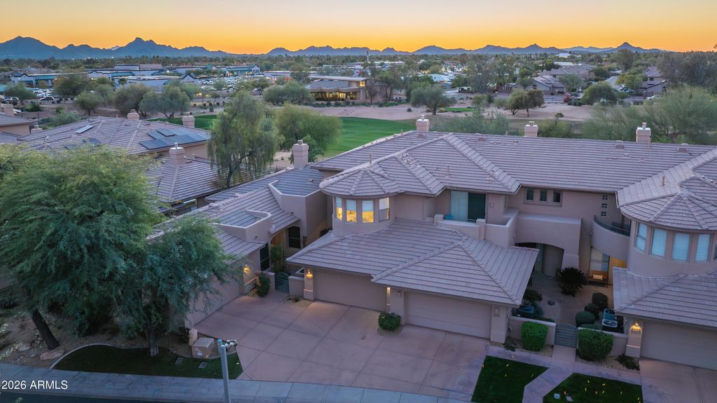 Image 36 of property listing at 15240 N CLUBGATE Drive 141, Scottsdale, AZ 85254