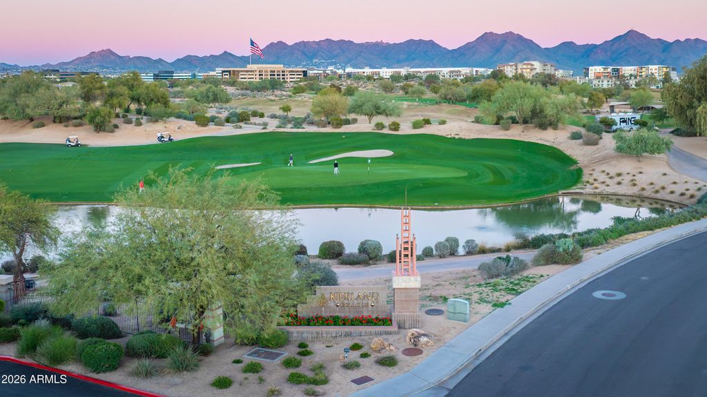 Image 39 of property listing at 15240 N CLUBGATE Drive 141, Scottsdale, AZ 85254
