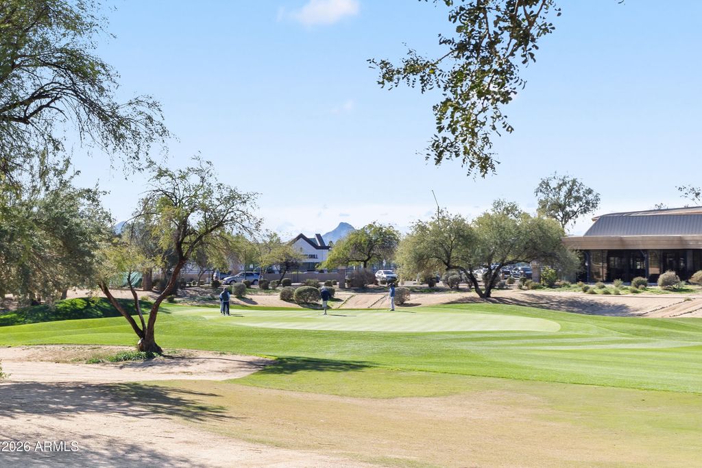 Image 40 of property listing at 15240 N CLUBGATE Drive 141, Scottsdale, AZ 85254
