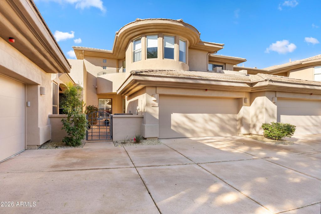 Image 5 of property listing at 15240 N CLUBGATE Drive 141, Scottsdale, AZ 85254