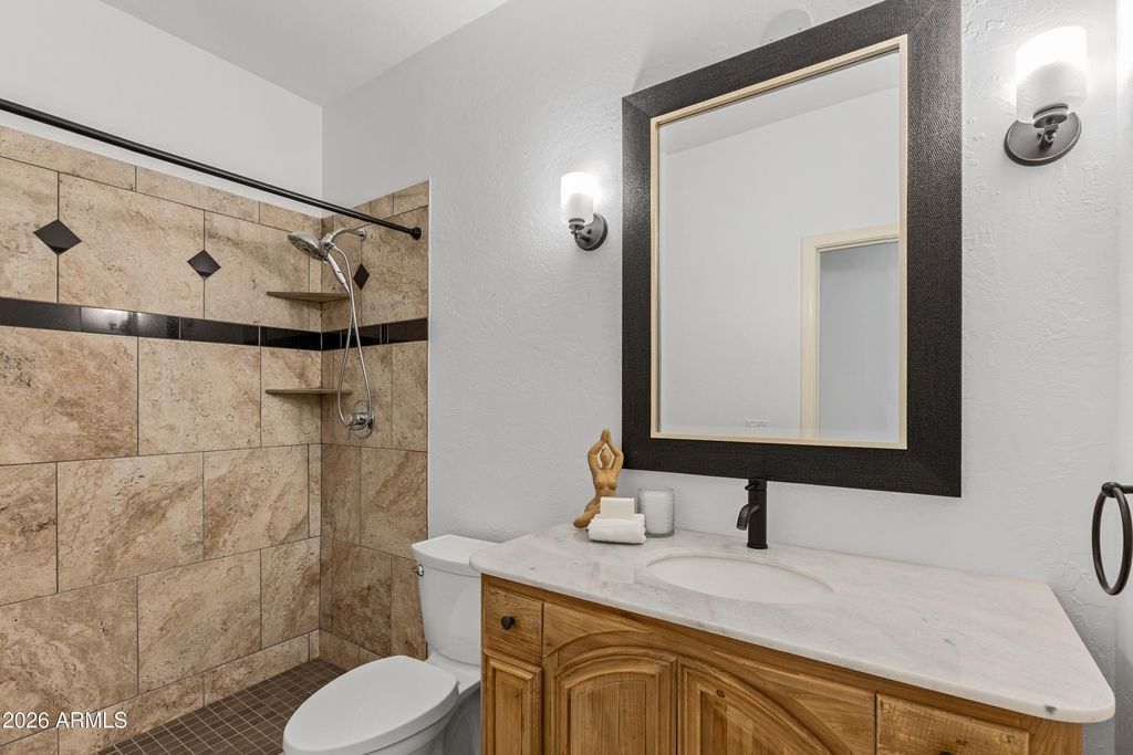 Image 9 of property listing at 15240 N CLUBGATE Drive 141, Scottsdale, AZ 85254