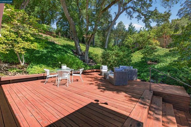 456 Camino Sobrante, Orinda, CA 94563