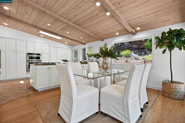 456 Camino Sobrante, Orinda, CA 94563