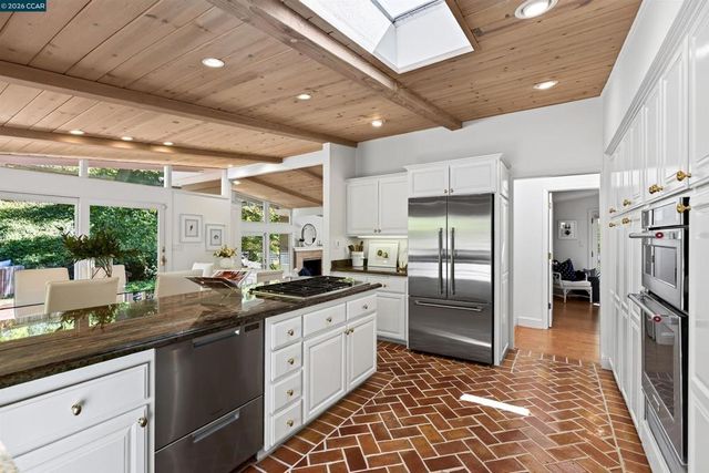 456 Camino Sobrante, Orinda, CA 94563