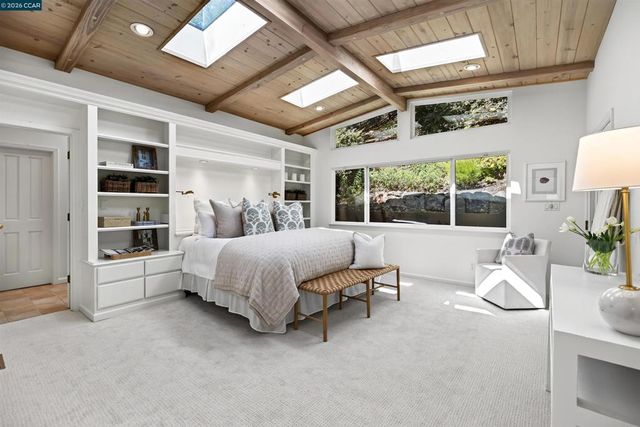 456 Camino Sobrante, Orinda, CA 94563