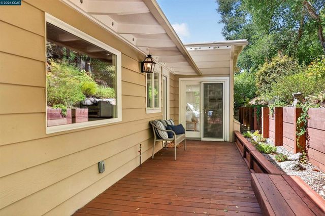 456 Camino Sobrante, Orinda, CA 94563