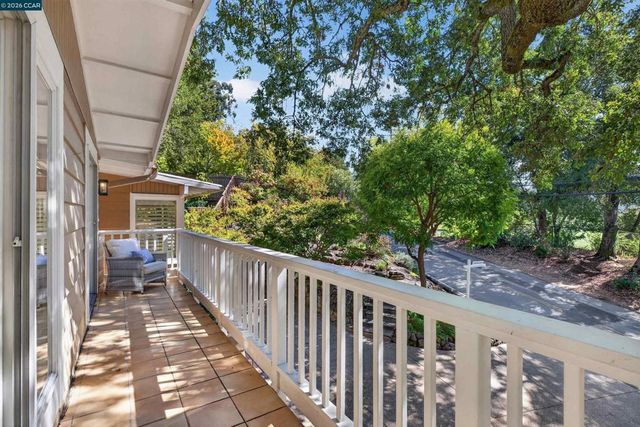 456 Camino Sobrante, Orinda, CA 94563