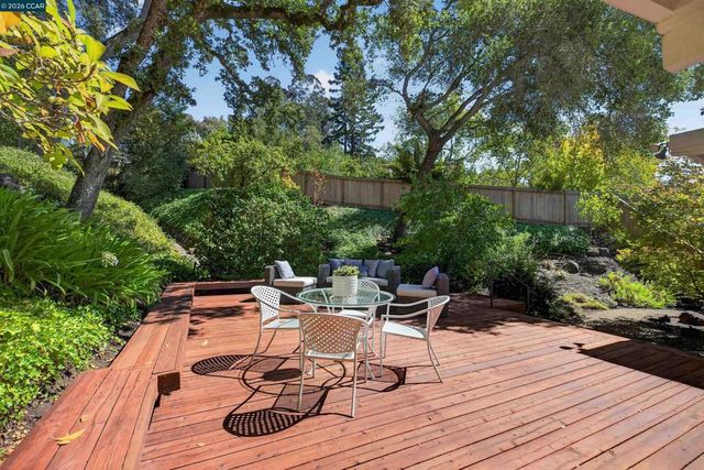 456 Camino Sobrante, Orinda, CA 94563