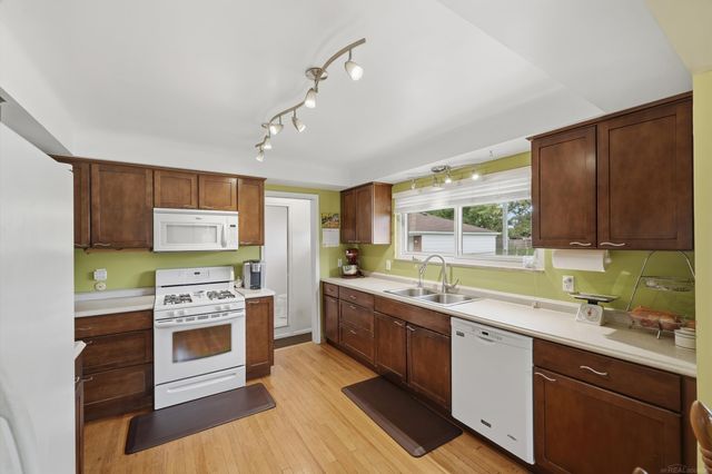 27830 Lorraine Street, Warren, MI 48093