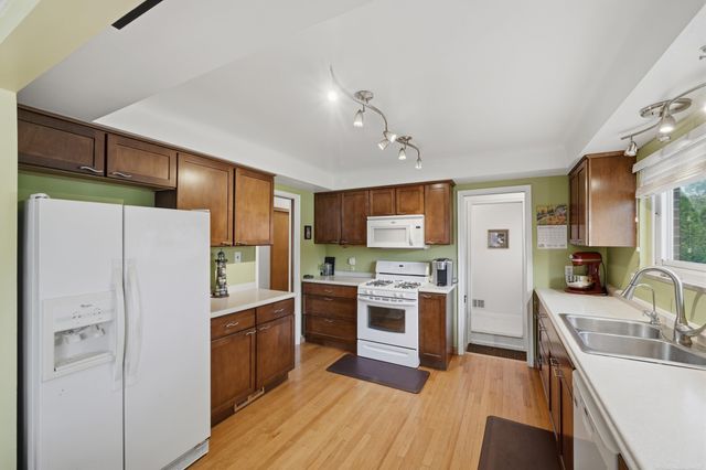 27830 Lorraine Street, Warren, MI 48093