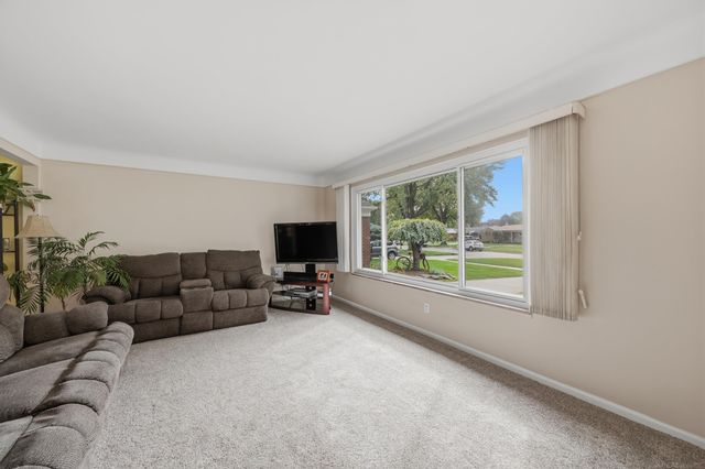 27830 Lorraine Street, Warren, MI 48093
