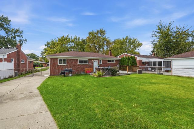 27830 Lorraine Street, Warren, MI 48093