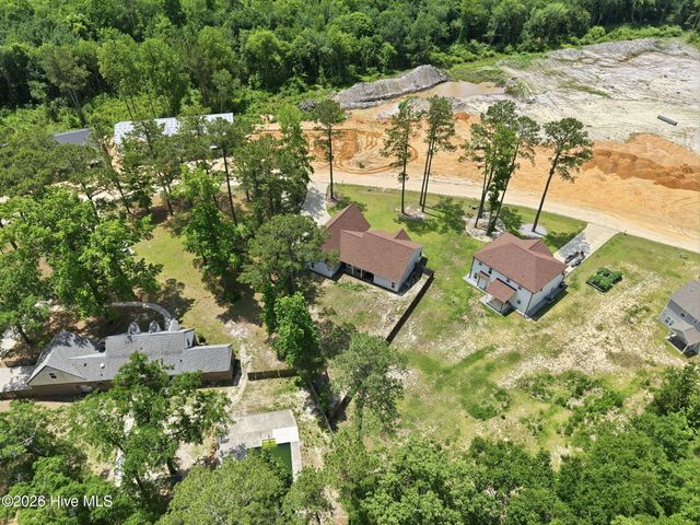 277 B And B Loop, Raeford, NC 28376