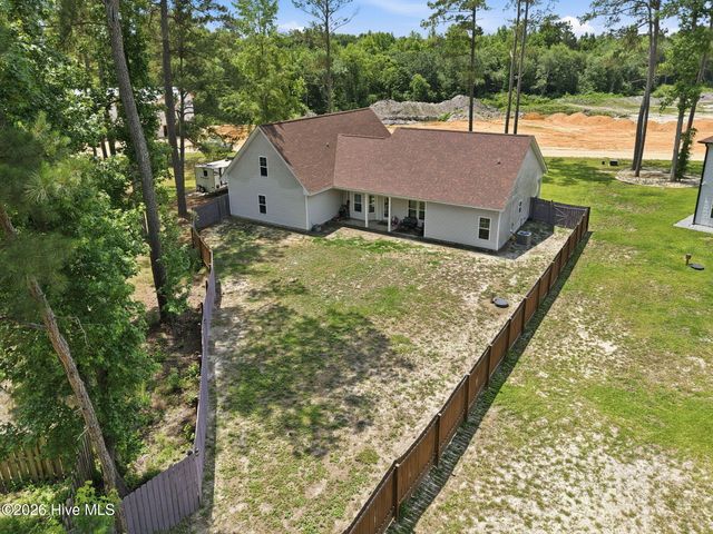 277 B And B Loop, Raeford, NC 28376
