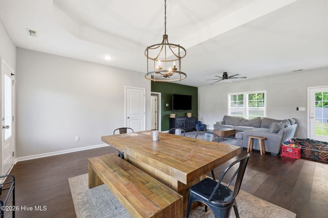 277 B And B Loop, Raeford, NC 28376