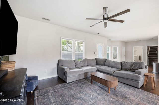 277 B And B Loop, Raeford, NC 28376