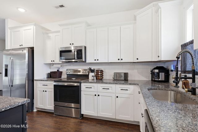 277 B And B Loop, Raeford, NC 28376