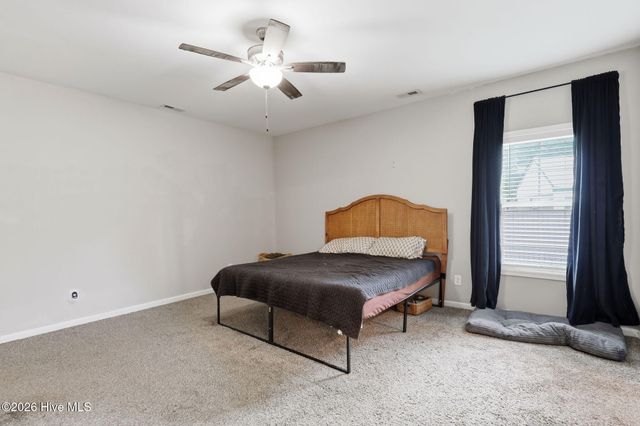 277 B And B Loop, Raeford, NC 28376