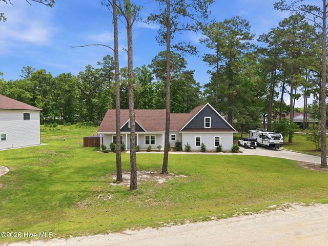 277 B And B Loop, Raeford, NC 28376