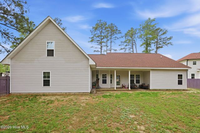 277 B And B Loop, Raeford, NC 28376