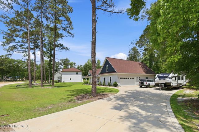 277 B And B Loop, Raeford, NC 28376