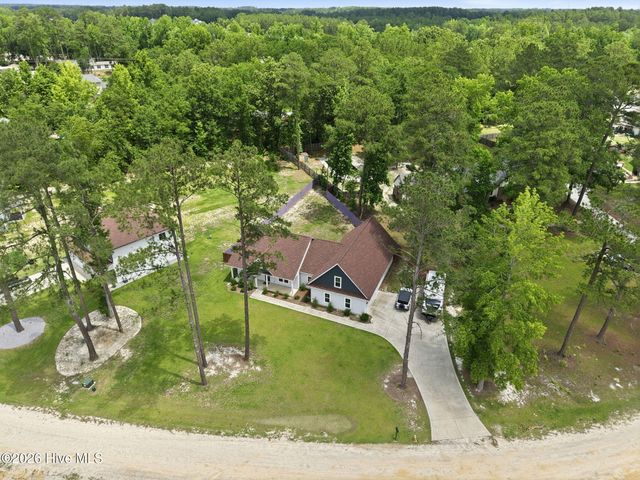 277 B And B Loop, Raeford, NC 28376