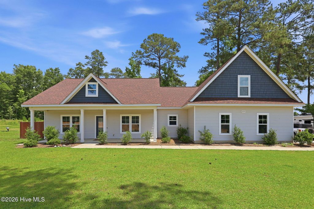 277 B And B Loop, Raeford, NC 28376
