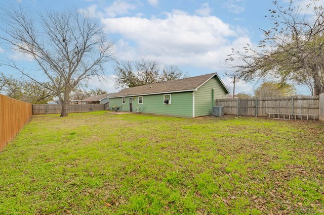 304 W 4th Terrace, Springtown, TX 76082