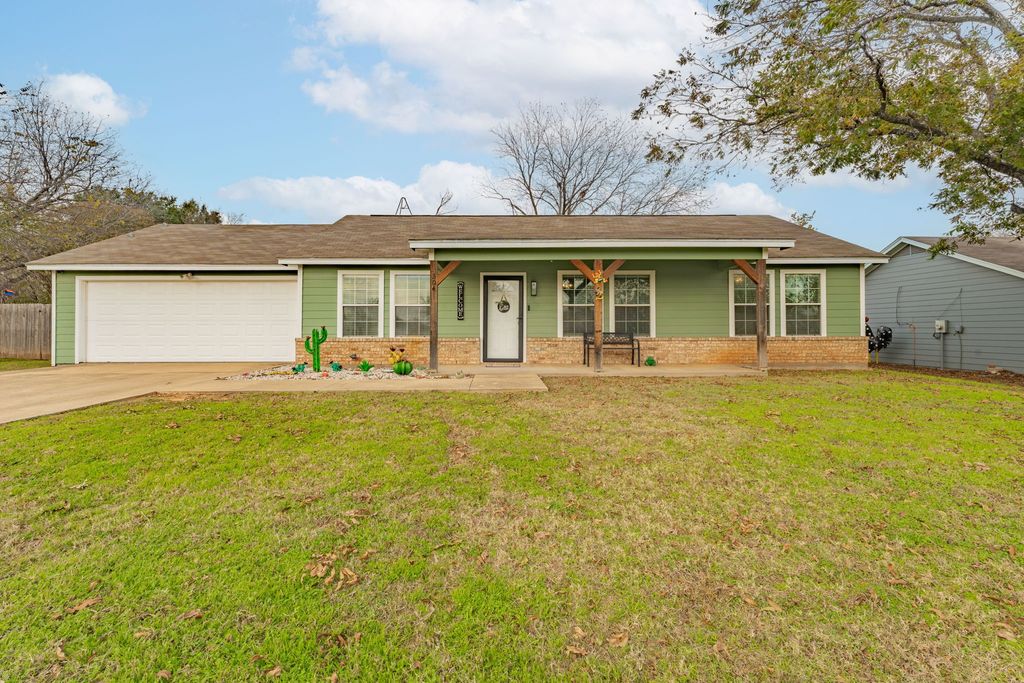 304 W 4th Terrace, Springtown, TX 76082