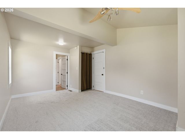307 W 2ND St, Newberg, OR 97132