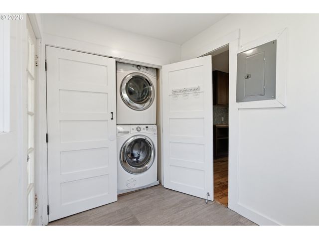 307 W 2ND St, Newberg, OR 97132