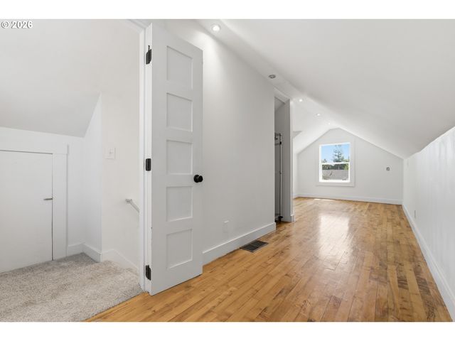 307 W 2ND St, Newberg, OR 97132