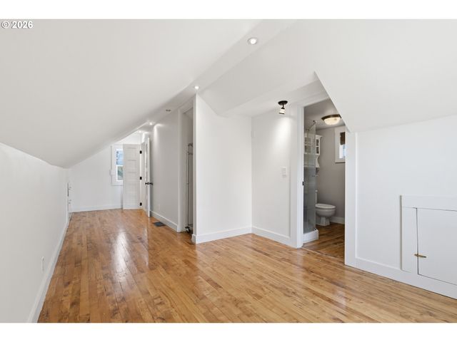 307 W 2ND St, Newberg, OR 97132