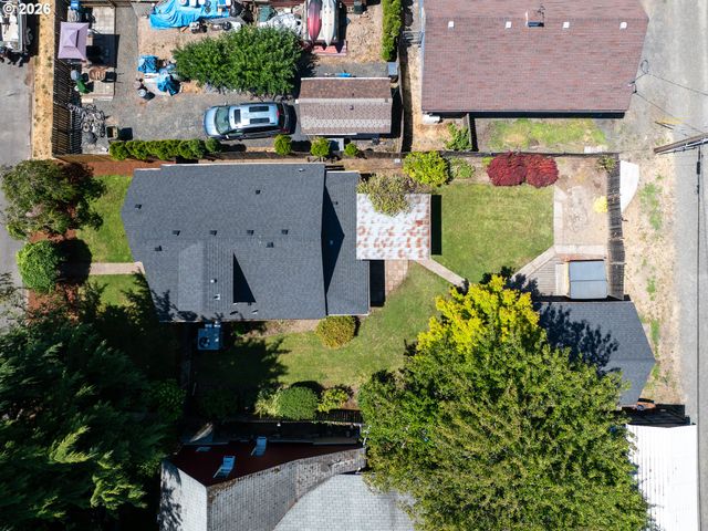 307 W 2ND St, Newberg, OR 97132