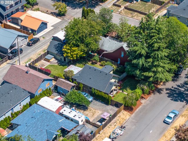 307 W 2ND St, Newberg, OR 97132