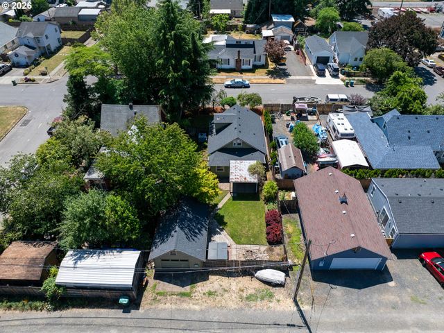 307 W 2ND St, Newberg, OR 97132