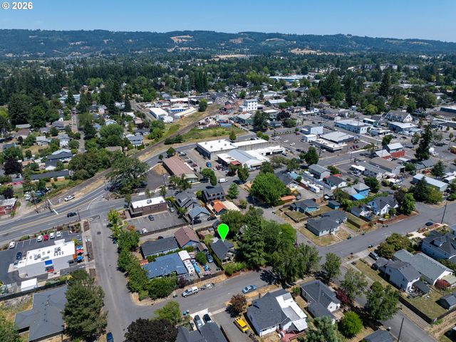 307 W 2ND St, Newberg, OR 97132
