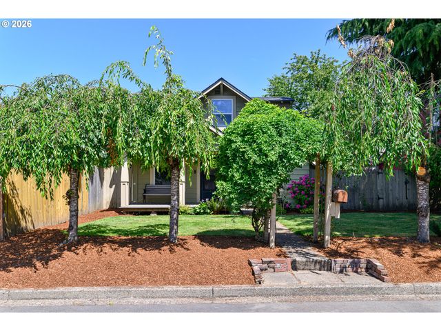 307 W 2ND St, Newberg, OR 97132