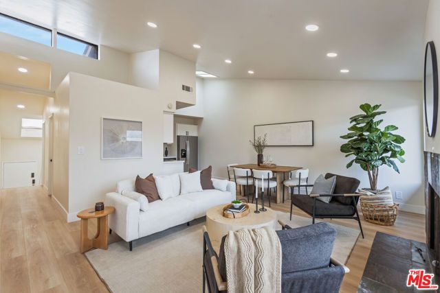 164 W 220th Street 10, Carson, CA 90745