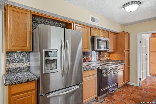 28126 Bonn Mountain St, San Antonio, TX 78260